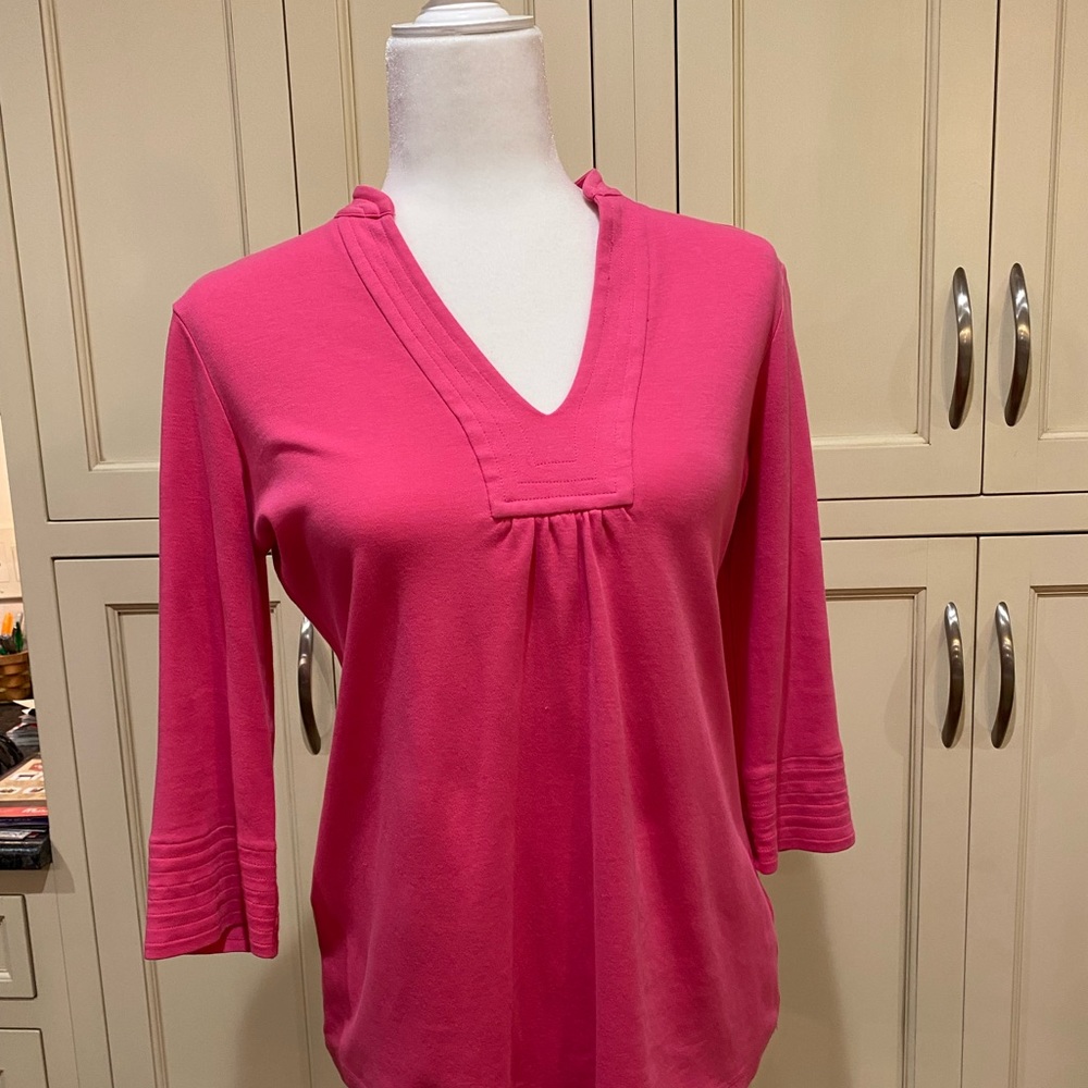 Lilly Pulitzer top. Authentic. Size XS. Perfect casual top for all weather